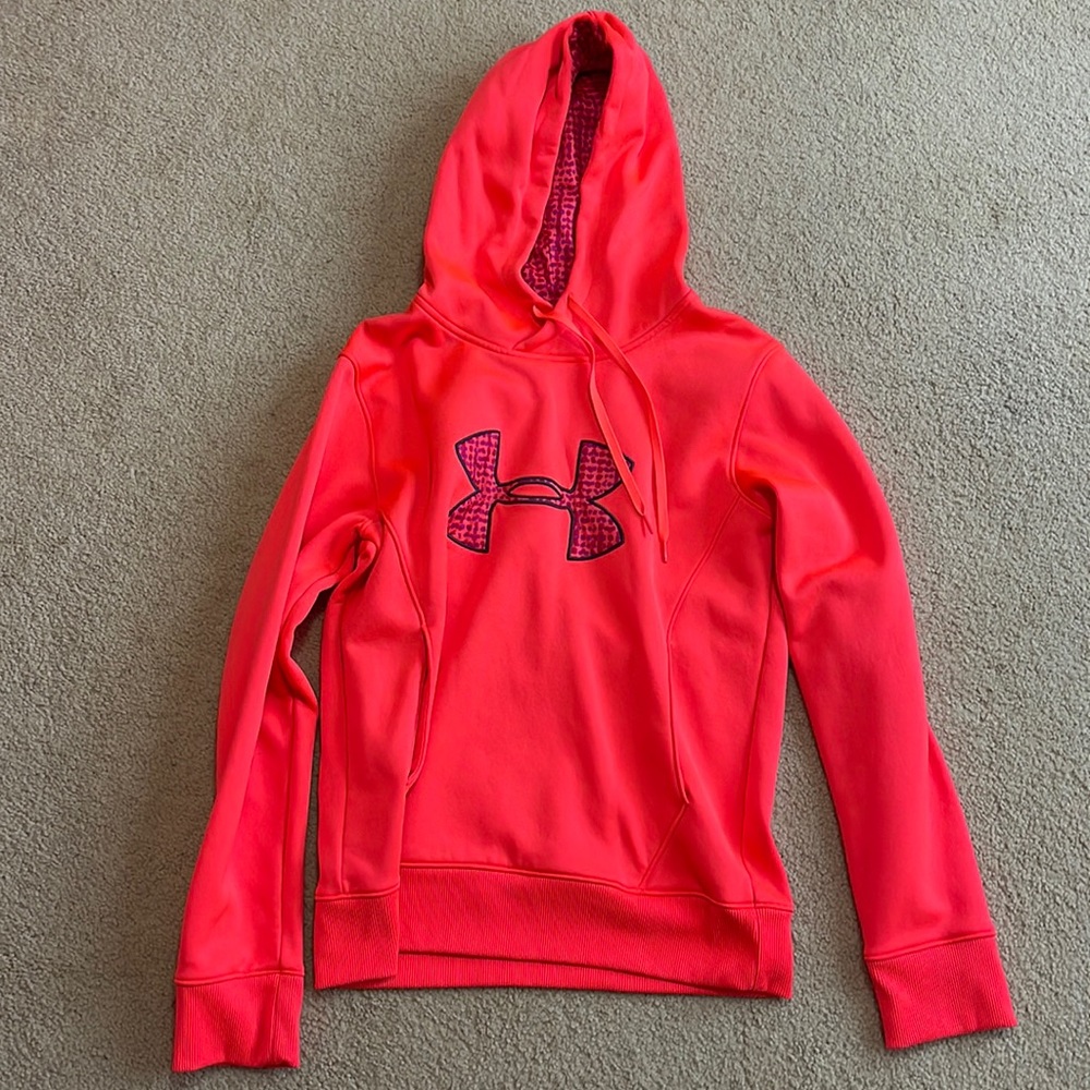 Women’s medium Under Armour hoodie